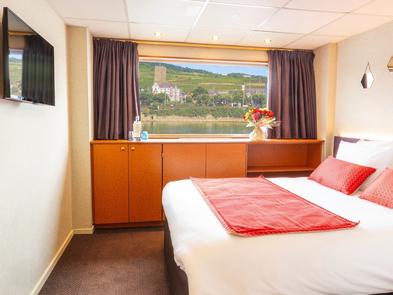 Main Deck 1 Double Bed CAT. A